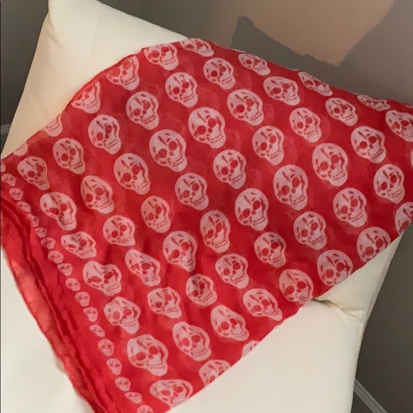 Orange and white skull scarf - Picture 2 of 2